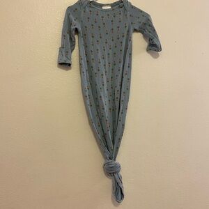 Hanna Andersson Blue Radishes Bamboo knotted gown